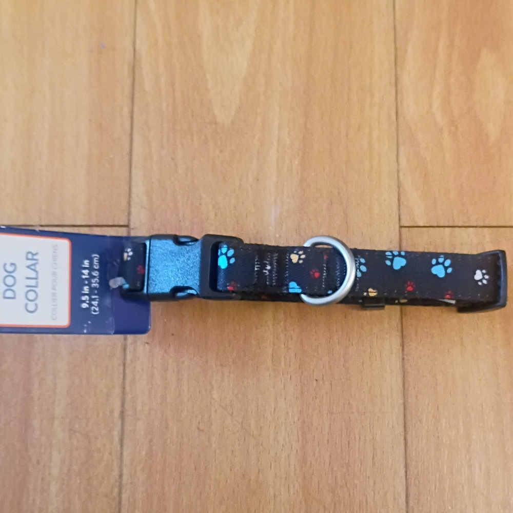 NWT black Dog Collar with Paw Print Design By Top Paw